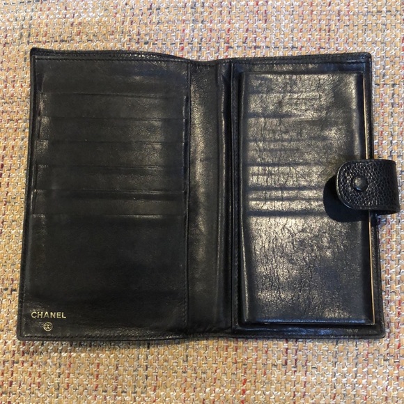 Authentic CHANEL Caviar Skin CC Logo Long Black Bifold Kisslock Wallet - Picture 4 of 15